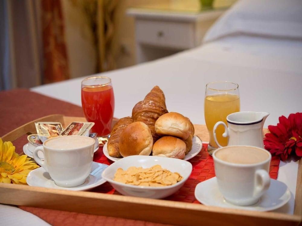 Bed and Breakfast Residenza Domiziano à Rome Extérieur photo