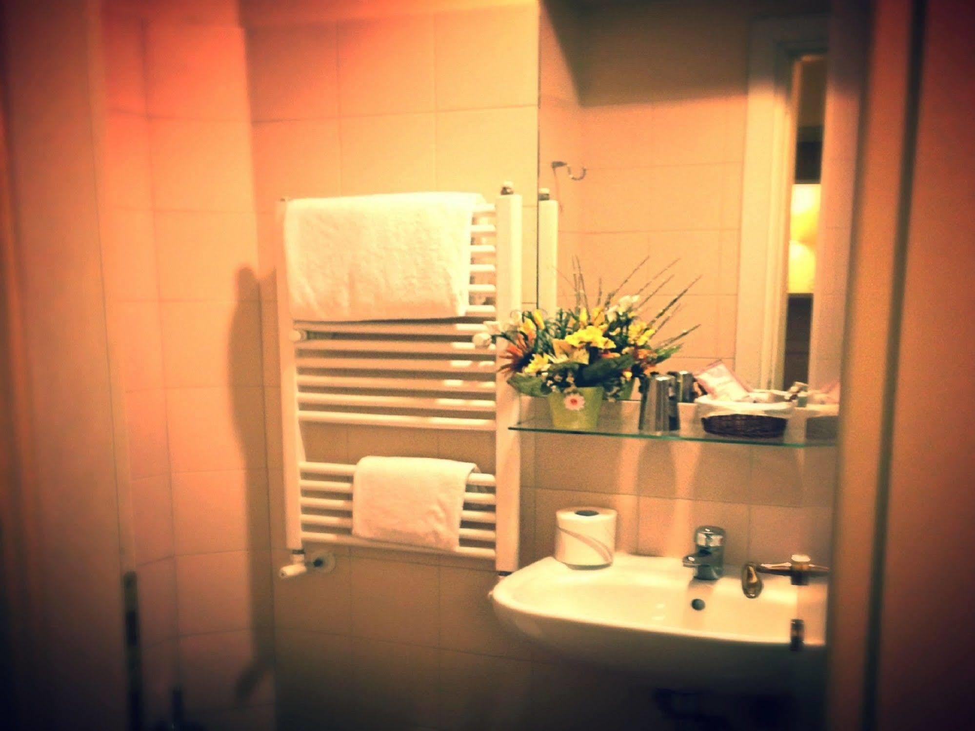 Bed and Breakfast Residenza Domiziano à Rome Extérieur photo