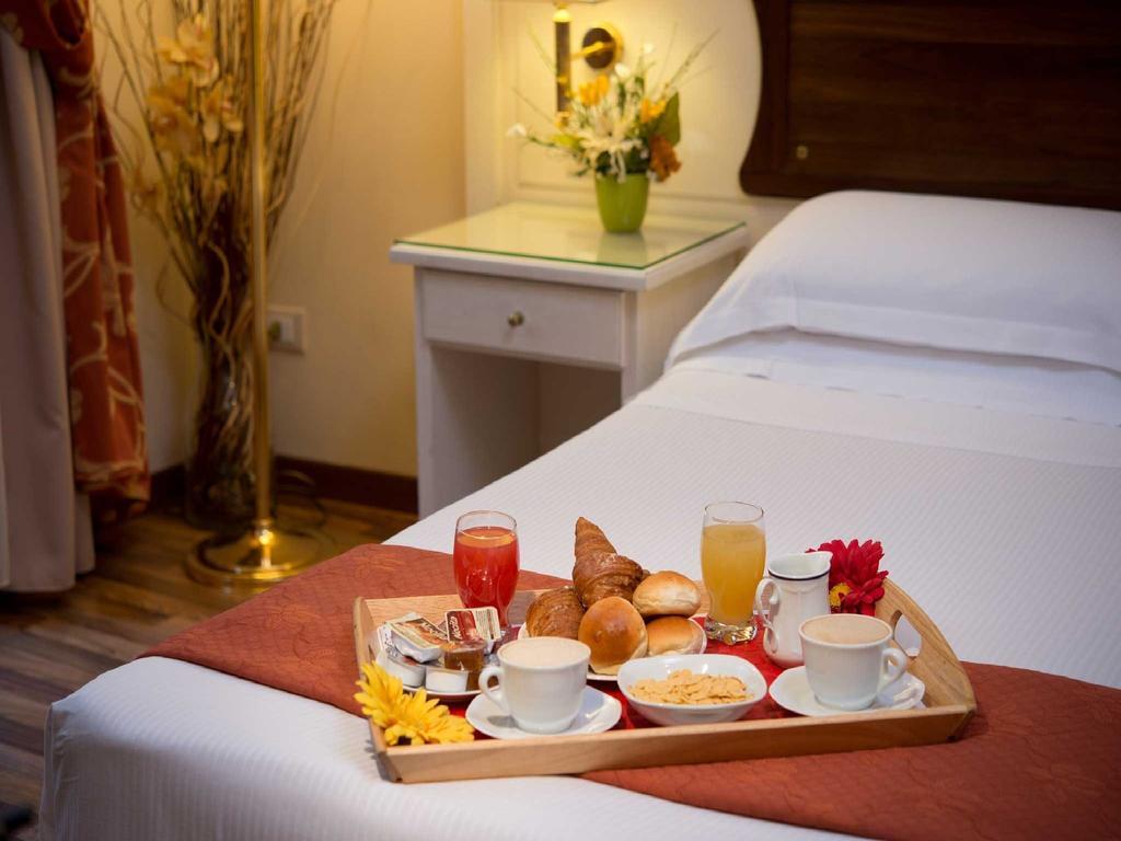 Bed and Breakfast Residenza Domiziano à Rome Extérieur photo
